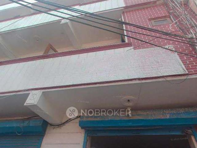 Flat for rent in West Delhi, Deri