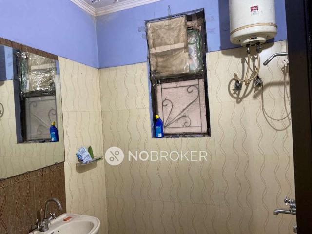 Flat for sale in Krishna Nagar Extn, Delhi