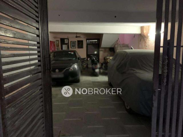 Flat for sale in West Delhi, Deri
