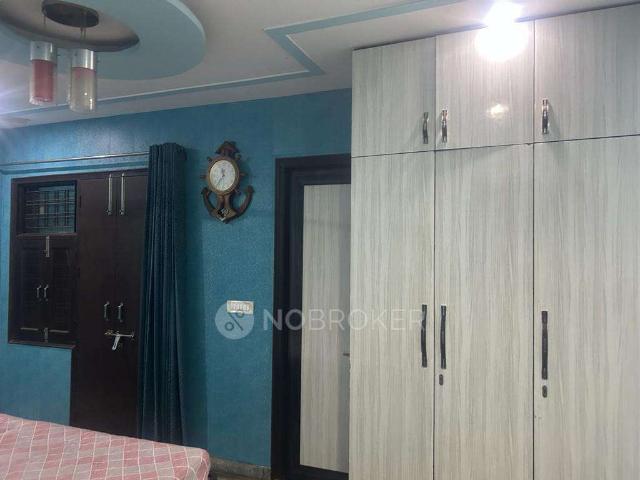 Flat for sale in West Delhi, Deri