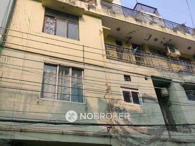 Flat for sale in East Delhi, Deri