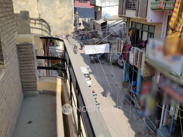 Flat for sale in West Delhi, Deri