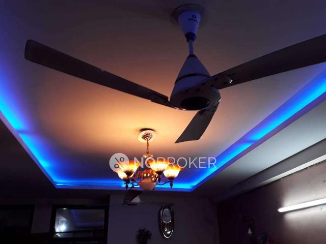 Flat for sale in West Delhi, Deri