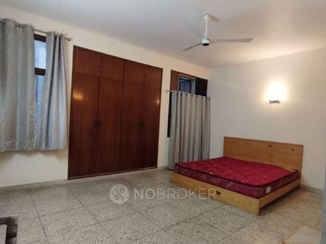 Flat for rent in Deri