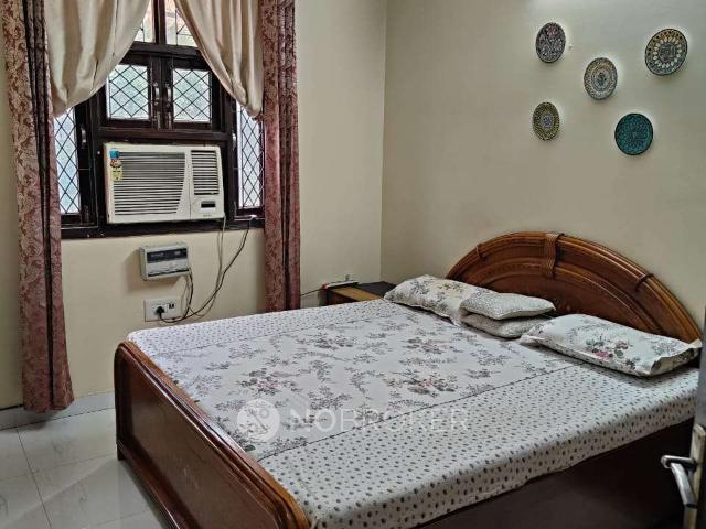 Flat for sale in West Delhi, Deri
