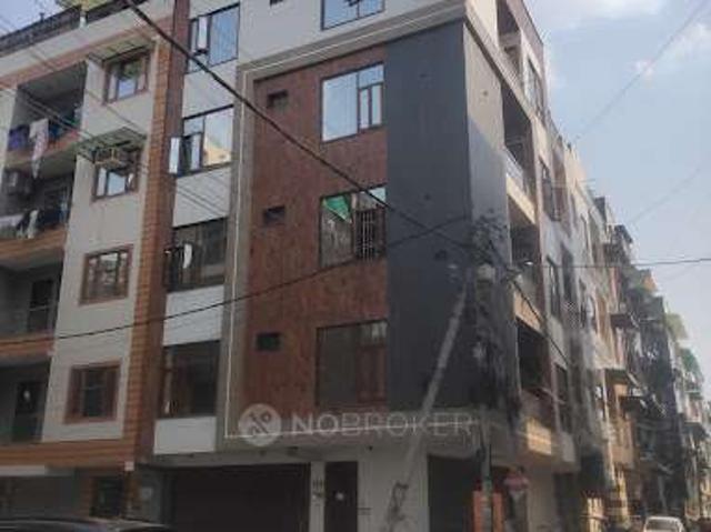 Flat for sale in North Delhi, Deri