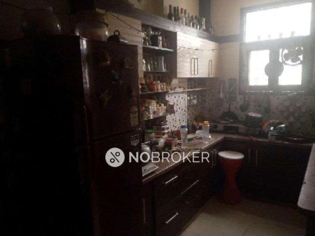 Flat for sale in South West Delhi, Deri