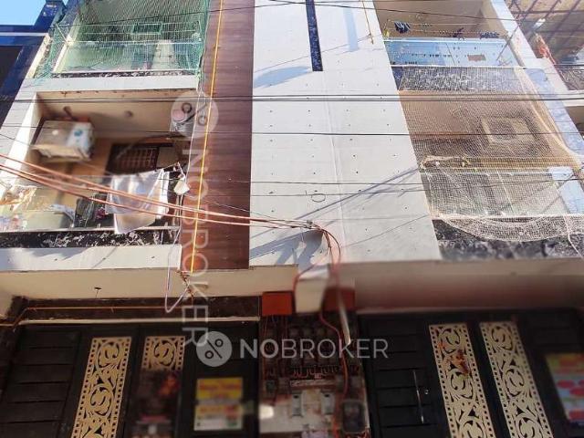Flat for sale in West Delhi, Deri