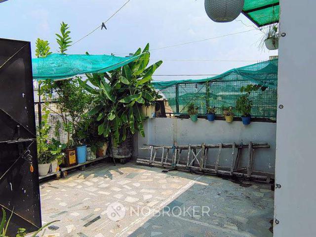 Flat for sale in North West Delhi, Deri