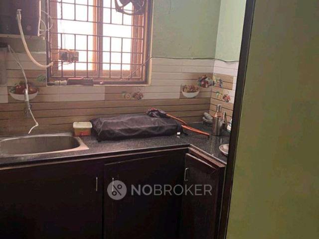 Property for rent in Navalur, Siruseri