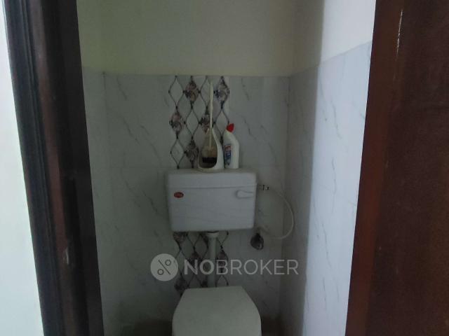 Property for rent in Deri