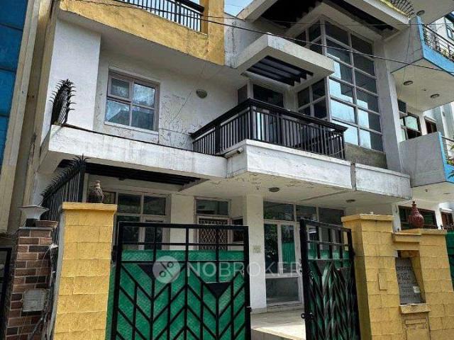 Property for rent in Hariana