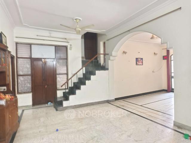 Property for rent in Hariana