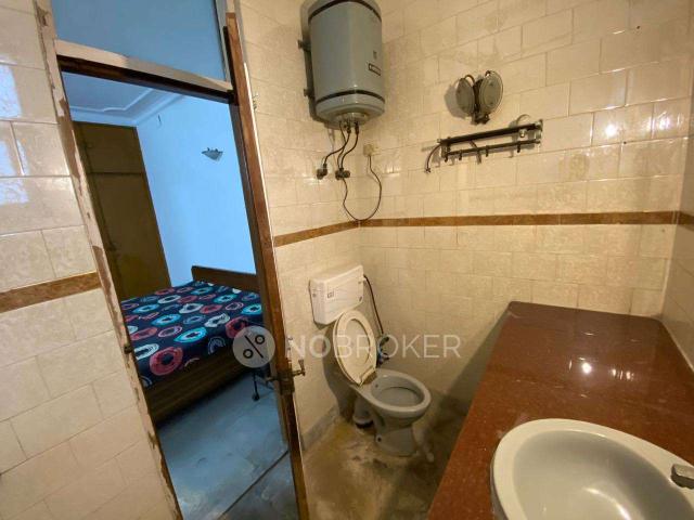 Property for rent in Deri