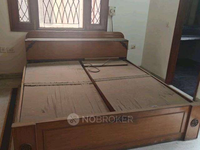 Property for rent in Deri