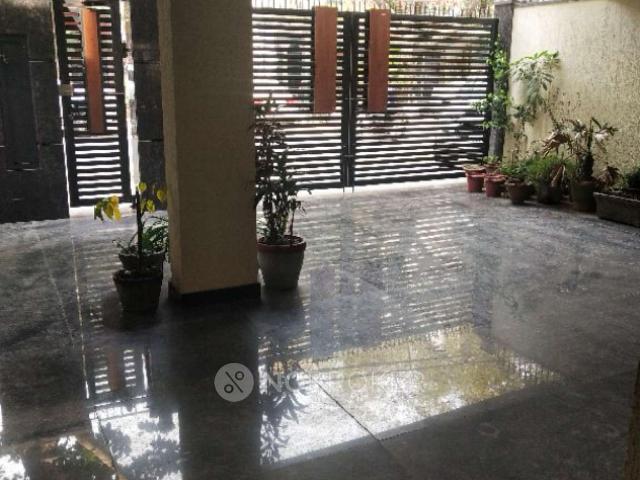 Property for rent in Deri