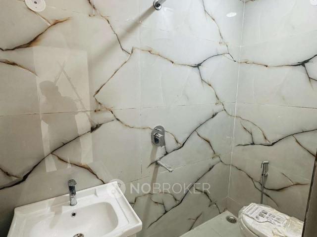 Property for rent in Deri