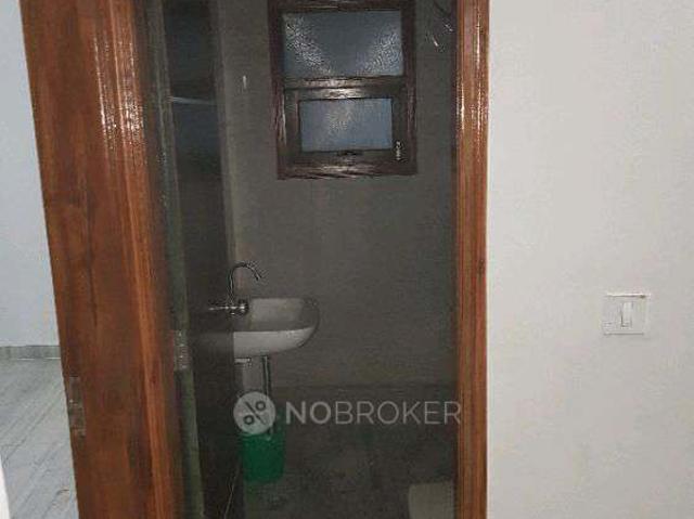Property for rent in Deri