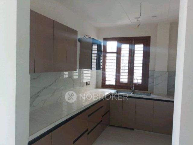 Property for rent in Hariana