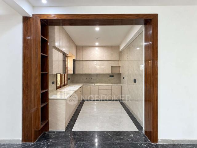Property for rent in Block E, Gautam Buddha Nagar