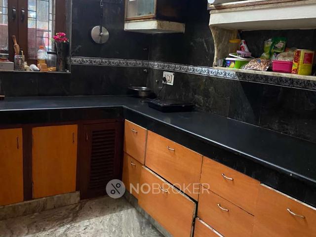 Property for rent in Deri