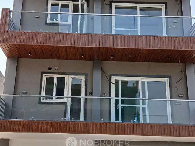 Property for rent in Hariana