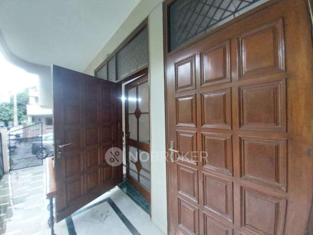 Property for rent in Sector 12, Noida