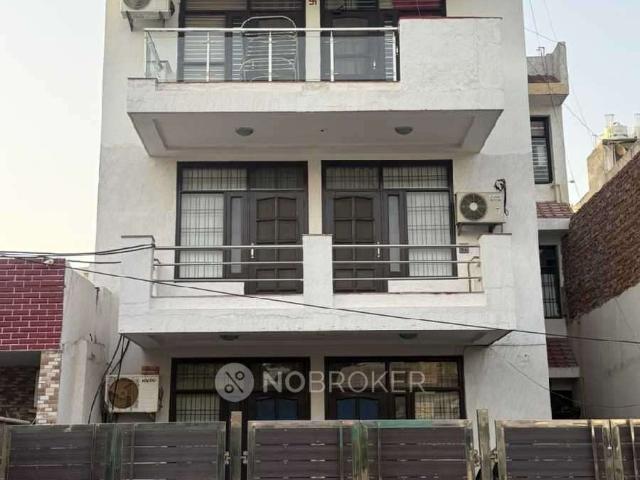 Property for rent in Hariana
