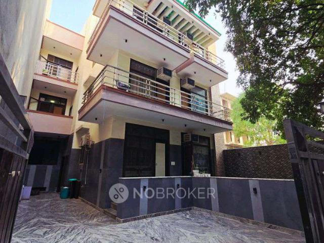 Property for rent in Hariana