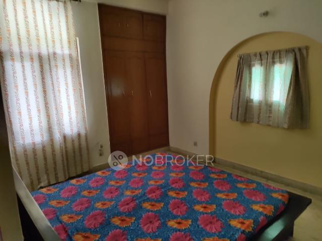 Property for rent in Sector 33, Noida