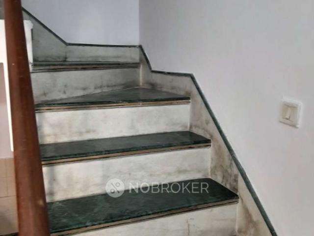 Property for rent in Sector 32, Noida