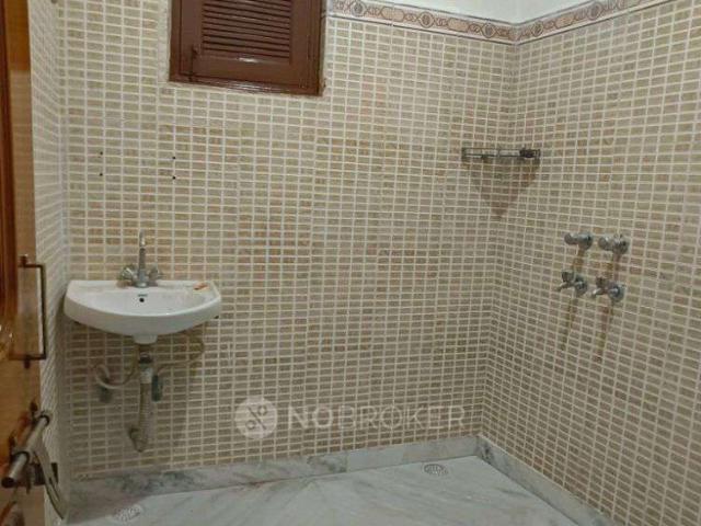 Property for rent in Hariana