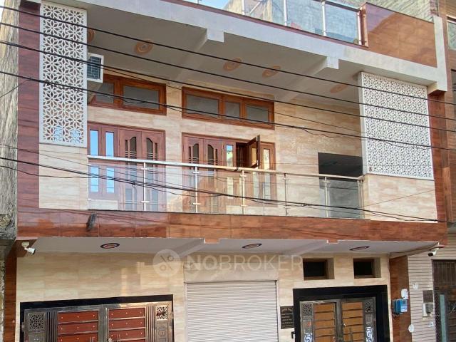 Property for rent in Hariana