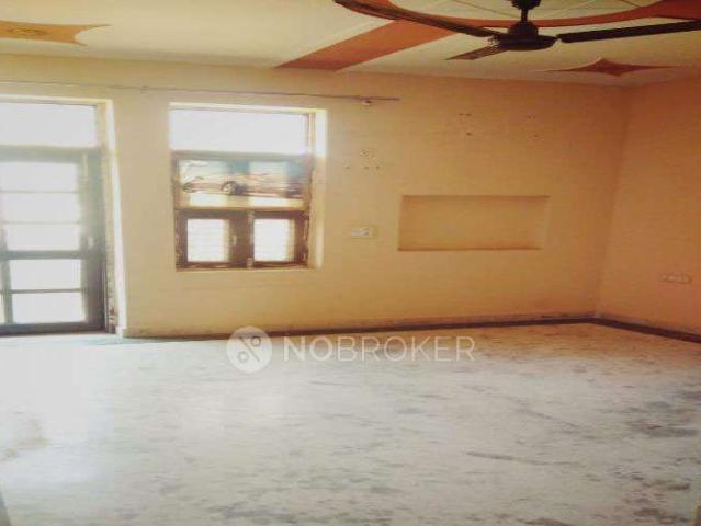 Property for rent in Hariana