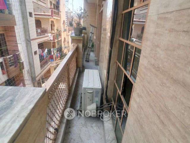 Property for rent in Deri