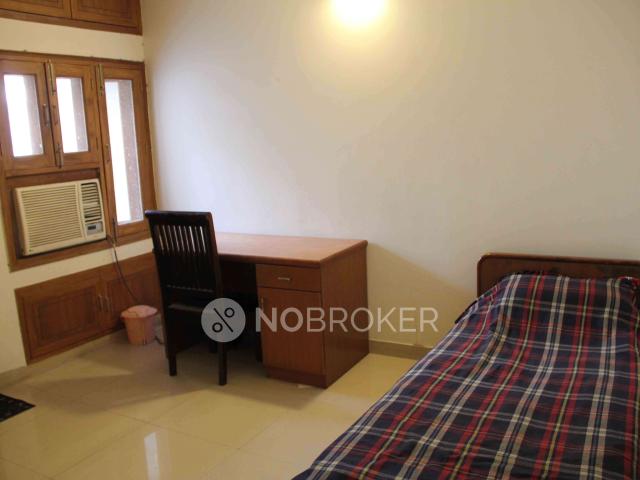 Property for rent in Deri