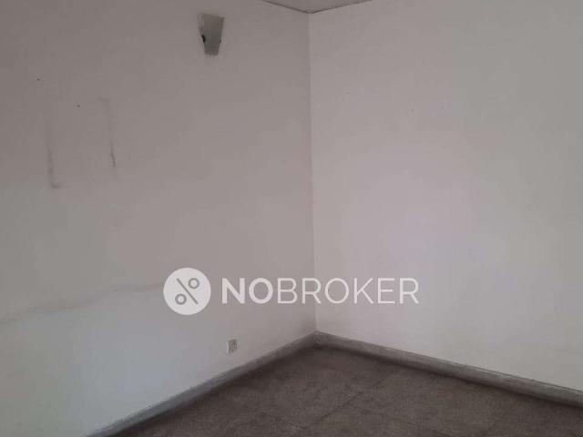 Property for rent in Deri