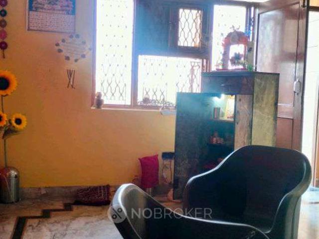 House for sale in North West Delhi, Deri