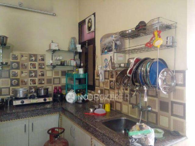 House for sale in Hariana