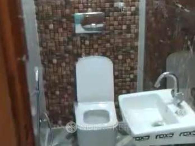 House for sale in Chanakya Place I, Delhi