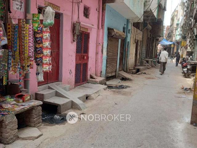 House for sale in North East Delhi, Deri