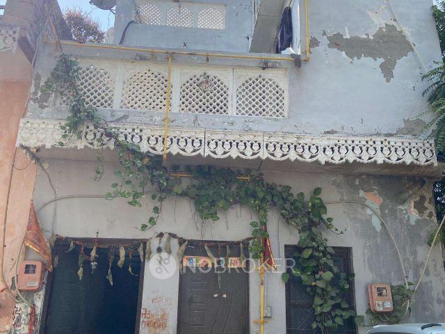 House for sale in South West Delhi, Deri