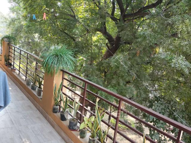 House for sale in Deri