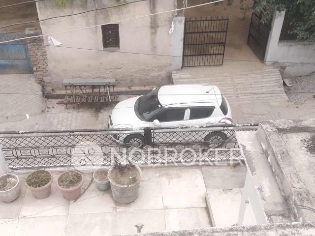 House for sale in Hariana