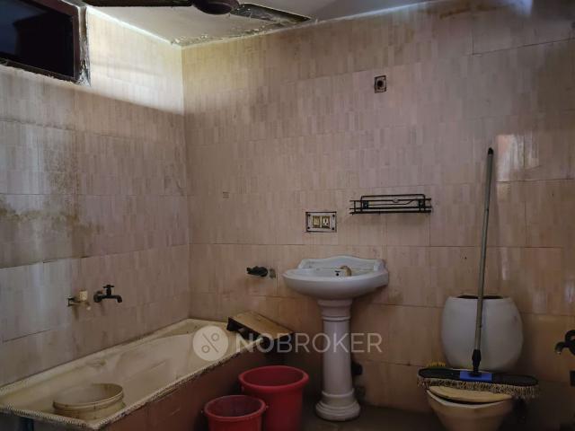 House for sale in South West Delhi, Deri
