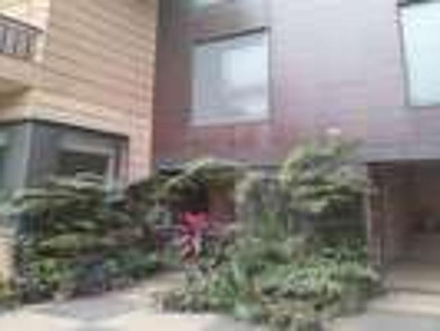 House for sale in West Delhi, Deri