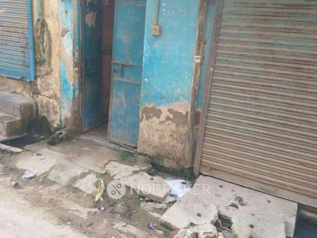 House for sale in West Delhi, Deri