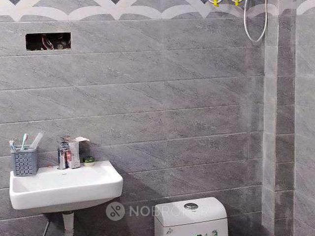 House for sale in West Delhi, Deri