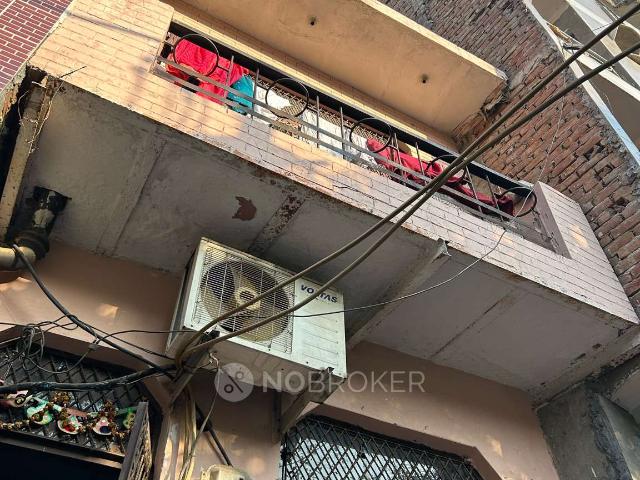 House for sale in North West Delhi, Deri