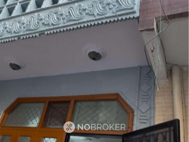 House for sale in North West Delhi, Deri